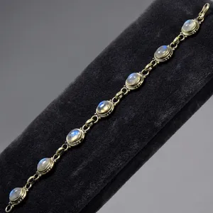 Bracelet élégant en pierre de lune arc-en-ciel, argent sterling 925, fait main en Inde, pour femmes - Product Image 3