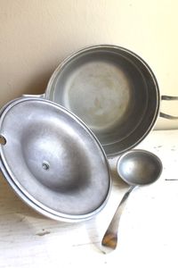 Wilton Armetale Tureen with Lid and Ladle: Vintage Cast Aluminum Casserole <b>Server</b> - Product Image 5