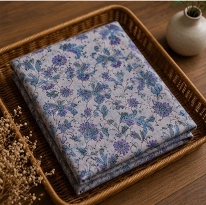 Tissu Popeline 100% Coton Imprimé Floral Bleu Violet Écologique Léger et Doux pour Robe Fille, Kurti, Vêtement Tendance - Product Image 1