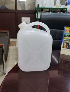 Botellas de Plástico HDPE de Alta Demanda para Uso Químico e Industrial, y para Almacenamiento y Empaquetado de Líquidos en Grandes Cantidades - Product Image 5