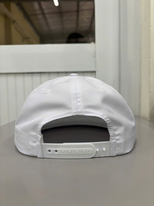 หมวกแก๊ปปักโลโก้แบบสั่งทำ หมวกกอล์ฟสีขาววินเทจ หมวกแก๊ป 5 แผง คุณภาพสูง ทำจากไนลอน สำหรับกิจกรรมกลางแจ้ง คลับ กอร์ราส เวียดนาม OEM - Product Image 4