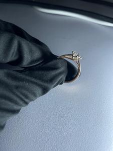 แหวนเพชรทรงกลมคลาสสิกชุบทองคำขาว 9K ประดับเพชรแล็บโกรว์ 1 กะรัต สีขาวและสีเหลือง - Product Image 3