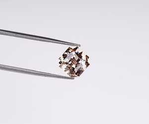 Bague de mariage en diamant de laboratoire cultivé, taille Asscher, couleur champagne fantaisie vive, pureté VVS2, 2,47 carats, 7,60 mm, certifiée IGI - Product Image 4