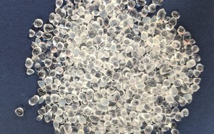 Granulés de TPU Polyuréthane thermoplastique polyéther Haute résistance à l'hydrolyse Flexible à basse température - Product Image 2