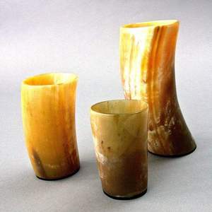 Vaso Vikingo Hecho a Mano con Cuerno de Búfalo Natural, Ecológico, de Lujo, Rústico, para Cerveza, Whisky, Vino, Regalo Medieval para Bar - Product Image 1