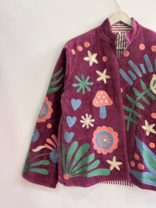 เสื้อแจ็คเก็ตปักลายซูซานีสไตล์วินเทจทำมือจากอินเดีย  ไซส์เดียว  เสื้อแจ็คเก็ตกำมะหยี่สำหรับผู้หญิง - Product Image 3