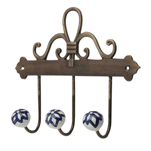 Perchero de Pared Metálico Estilo Vintage con Bolas de Cerámica Pintadas a Mano con Diseño Floral Azul - Organizador de 3 Ganchos para Abrigos y Llaves - Product Image 3