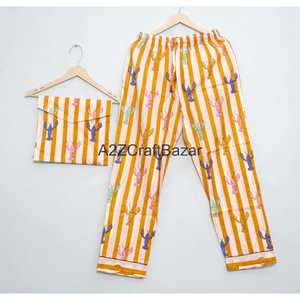 เสื้อผู้หญิงสไตล์โบฮีเมียนลายดอกไม้โรแมนติก ผ้าฝ้าย 100% แขนสั้น ปกคอเสื้อพับได้ ปิดด้วยเชือกผูก ระบายอากาศได้ดี แห้งเร็ว เหมาะสำหรับฤดูหนาว เนื้อผ้านุ่ม - Product Image 3