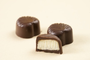 Premium Chocolate ZOOM VIET NAM 8 Pieces <b>Box</b> Coconut Wine Flavor White Chocolate Made in Viet Nam For <b>Gifting</b> - Product Image 5