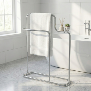 Porte-serviettes autoportant en fonte chromée à trois niveaux avec 2 barres de plus de 60 cm de longueur, design moderne, pour rangement domestique - Product Image 1