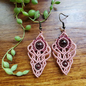Juego de Pendientes de Macramé Boho Hechos a Mano con Amatista, Jaspe Dálmata y Ópalo, Pendientes Colgantes con Piedras Preciosas, Joyería Artesanal para Mujer - Product Image 2