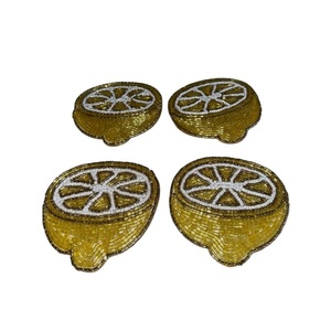 Elegante Juego de Posavasos Bordados con Cuentas de Semillas para Decoración de Mesa, Posavasos Bordado a Mano con Cuentas de Semillas y Diseño Floral Elegante - Product Image 3