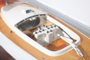 Modèle de bateau à voile en bois artisanal DRAGON YACHT - Modèle sur mesure pour collection de cadeaux d'affaires ou décoration - Product Image 5