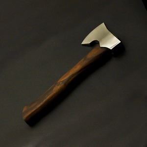 Hacha Vikinga Forjada a Mano de Acero con Alto Contenido de Carbono, Mango de Madera de Palisandro, Funda de Cuero, 24 Pulgadas de Longitud Total, para Bricolaje, Camping, Supervivencia y Corte de Leña - Product Image 3