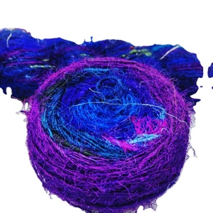 Magnifique fil de soie de sari recyclé filé à la main, 196 couleurs, durable pour le tricot, le crochet, le tissage et l'artisanat de macramé - Product Image 3