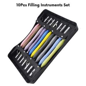 Juego de 10 instrumentos manuales para restauración dental con mango de plástico, curetas de colores, kit de scaler, certificado CE, Clase - Product Image 2