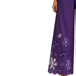 Pantalones Palazzo de Algodón Bordados de Pierna Ancha Morados Personalizados para Mujer con Estampado Floral Blanco y Cintura Alta - Ropa Premium Personalizada - Product Image 3