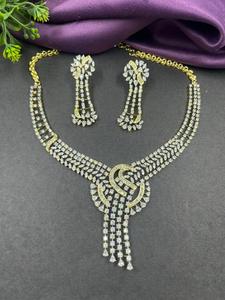 Conjunto de Joyería de Collar y Aretes con Diamantes CZ Dorados para Mujer |   Juego de Regalo de Aniversario de Moda India Hecho a Mano con Aleación de Rodio - Product Image 2