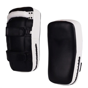 แผ่นรองเตะหนัง PU คุณภาพสูง ระบายอากาศได้ดี เป็นมิตรกับสิ่งแวดล้อม ทนทาน พื้นผิวเรียบเนียน สำหรับการออกกำลังกาย การฝึกเตะแบบสมดุล และการป้องกัน - Product Image 1