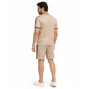 Tela transpirable y cómoda, perfecta para uso diario y viajes. Conjunto de verano para hombre, camiseta y pantalones cortos ligeros, ropa deportiva informal. - Product Image 5