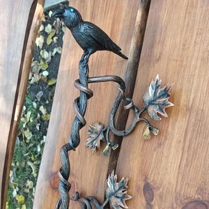 Manija de puerta de hierro forjado resistente al óxido con un diseño de pájaro y enredaderas, fácil de instalar, diseñada para decoración de puertas. - Product Image 2