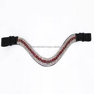 Bandeau de tête pour cheval en cuir véritable de qualité supérieure, best-seller, avec cinq rangées de cristaux rouges et blancs scintillants. - Product Image 4