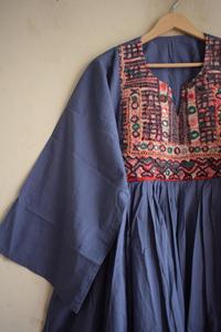 Vestido Maxi Afgano de Algodón 100% para Mujer al por Mayor |   Caftán Étnico Bordado a Mano |   Cintura Natural Ecológica OEM/ODM - Product Image 3