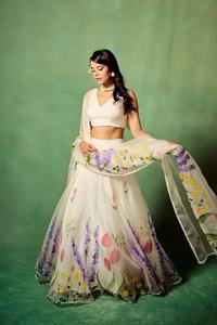 Lehenga choli ผ้าไหมแบบพรีเมี่ยมลายดอกไม้สวยงามที่คลุมภายในด้วยผ้าใบแคนแคนแคนนอนหนักและความมีระดับ4 MTR สำหรับงานปาร์ตี้ - Product Image 4