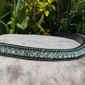 Diadema de cuero para caballo con cristales rojos, azules y blancos personalizados, con tres filas de cadena metálica en forma de onda, estilo Mega Bling, para carreras. - Product Image 2