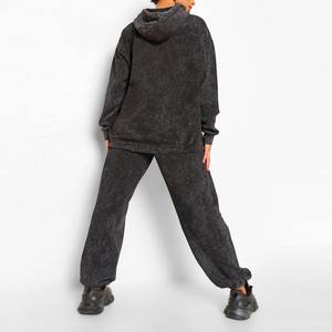 Conjunto deportivo moderno con efecto lavado ácido para mujer, cómodo, perfecto para actividades al aire libre y uso en el gimnasio, 100% algodón. - Product Image 3