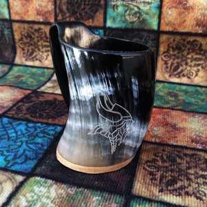 MN EXPORTS Chope à boire en corne de vache Viking, faite à la main, écologique, légère, compatible lave-vaisselle, design moderne et luxueux, pour mariage et bière - Product Image 1