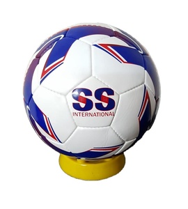 Ballon de football PU 5 de meilleure qualité, léger, cousu à la machine pour l'entraînement quotidien en plein air et en intérieur. - Product Image 2