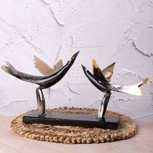 Escultura Artística Ecológica de Aves de Cuerno para Decoración de Interiores del Hogar y Regalos a Precio de Mayoreo de CRAFT ZONE EXPORT - Product Image 1