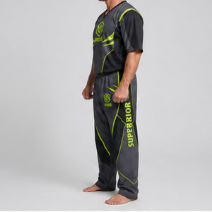 Ropa de Combate y Uniformes de Sparring Hechos a Medida, Ropa de Combate Resistente y Duradera Diseñada para un Rendimiento Óptimo - Product Image 1