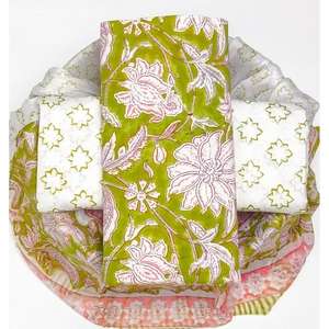 Tissu en coton imprimé de qualité supérieure, doux, respirant et léger, idéal pour la confection de Kurtis, de robes et de vêtements d'été. - Product Image 3