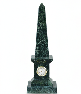 Horloge de bureau obelisque en marbre vert de luxe - Horloge tour en pierre naturelle artisanale pour une décoration de bureau élégante et des cadeaux d'affaires - Product Image 1