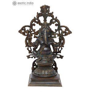 Élégante sculpture en laiton Lord Ganapati de 13 pouces pour l'affichage à la maison ou au bureau - Product Image 3
