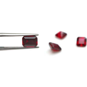 Rubí Suelto de Laboratorio Certificado por Terceros, Corte Esmeralda, Piedra Roja para Artesanía y Joyería Fina - Product Image 2