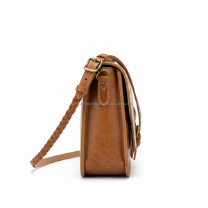 Bolso bandolera de piel auténtica con estampado de mariposas, estilo vintage, para mujer, con correa trenzada - Product Image 2