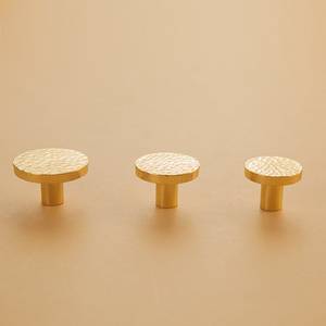 Poignée de meuble NordicMaxery série Hammered, poignée et bouton d'armoire demi-rond en laiton massif, poignée dôme pour cuisine de luxe - Product Image 6