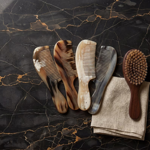 Peigne en corne de bœuf naturelle, antistatique, démêlant, masseur de cuir chevelu, soin des cheveux écologique, cadeau par HF Crafts - Product Image 5