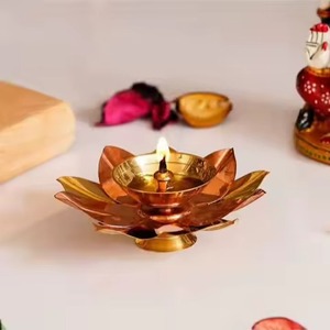 Diya en laiton artisanal, finition antique, style ethnique, pour le festival Diwali, la Pooja, le temple, la décoration de la maison - Product Image 5