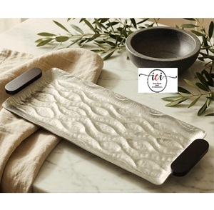 Ensemble de plats de service de mariage en aluminium martelé argenté poli, écologique, de luxe moderne, de forme irrégulière - Product Image 4