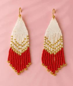 Boucles d'oreilles pendantes de luxe faites à la main avec perles de rocaille, de qualité supérieure, idéales pour un cadeau, disponibles en promotion - Product Image 1