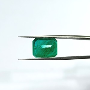 Émeraude octogonale verte de 7,75 carats provenant de Zambie, pierre précieuse non montée - Product Image 5