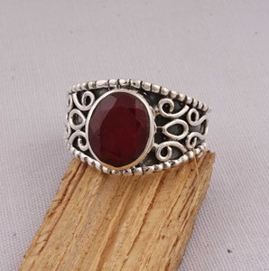 Bague en argent massif 925 avec rubis rouge et jade, bijoux artisanaux de créateur, bague en argent à pierres précieuses, prix d'usine, personnalisable - Product Image 1