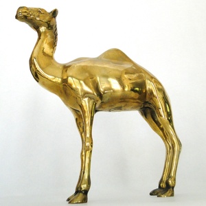 Figurine de chameau traditionnelle en laiton, décoration d'appoint pour table centrale, art animalier en métal pour l'aménagement des halls d'hôtel - Product Image 5