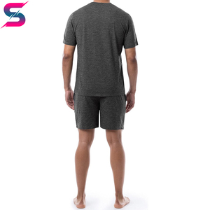 Ensemble T-shirt et short pour homme, en coton tricoté, col rond, couleur unie, tendance, respirant, pour l'été, avec logo imprimé. - Product Image 3