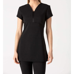 Haut de travail rose à manches courtes et col en V pour femme, idéal pour salon de beauté, personnalisable avec logo, respirant, 65% polyester 35% coton, Wexturn Wears, tailles XS-5XL - Product Image 3