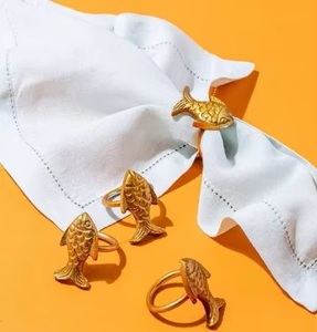Anillos de Servilleta de Aluminio con Diseño de Pez de Lujo, Ecológicos, Duraderos, Ideales para Bodas, Cumpleaños y Cualquier Ocasión - Alta Calidad - Product Image 1